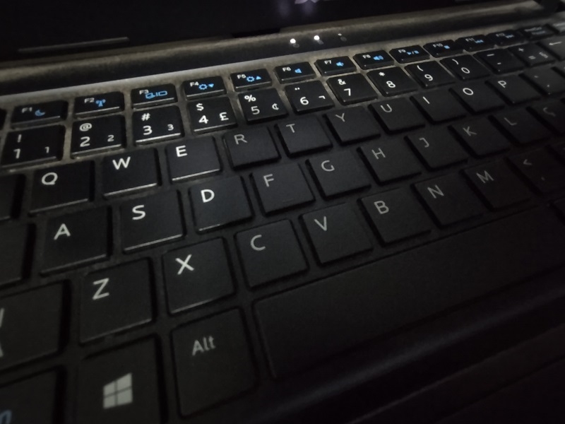 Evento alerta pais e filhos sobre segurança digital infantil