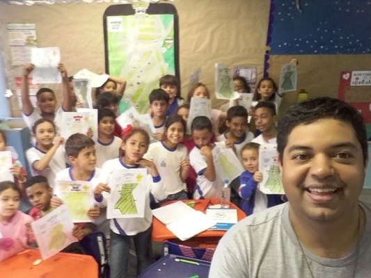 Professor de Votuporanga usa Pokémon em aulas em Rio Preto e faz sucesso com a criançada