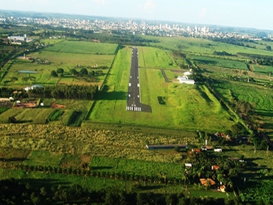 Pista do Aeroporto Estadual Domingos Pignatari, em Votuporanga 