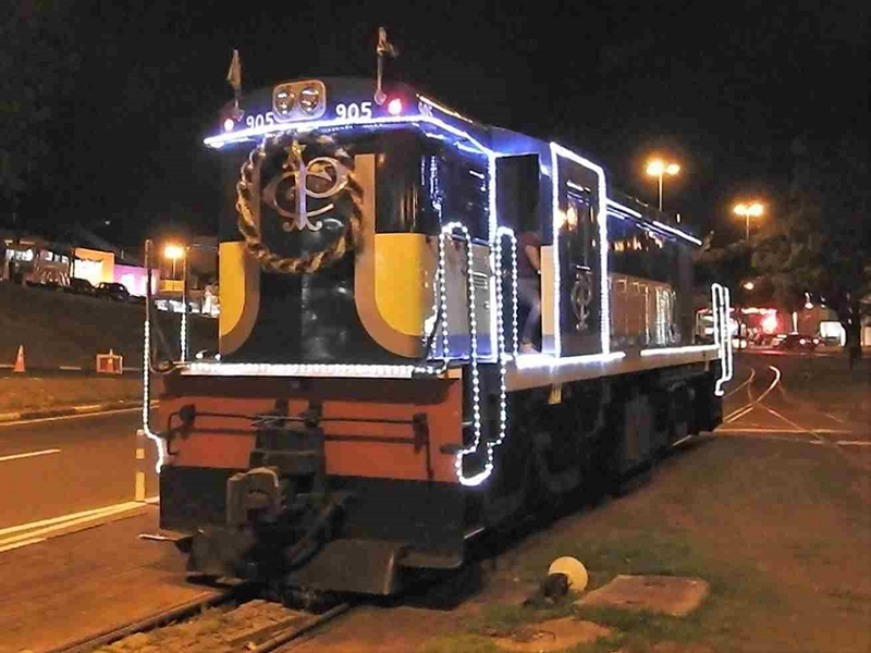 Trens natalinos são atrações em várias cidades de SP