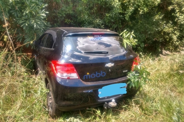 Polícia Militar recupera carro furtado em Votuporanga 