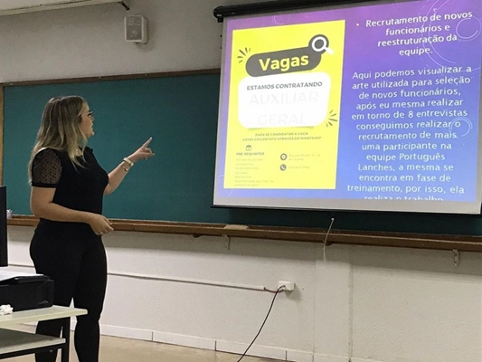 Egressa da Unifev se destaca como gestora financeira