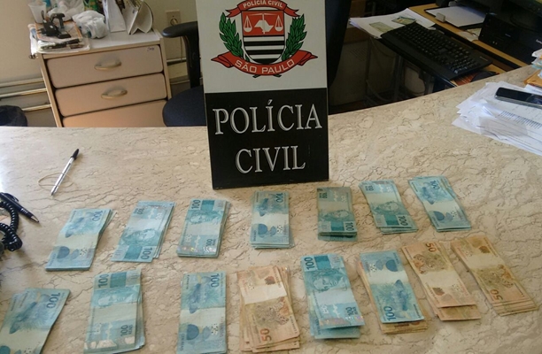 DISE PRENDE CASAL POR CHANTAGEM A HOMEM CASADO