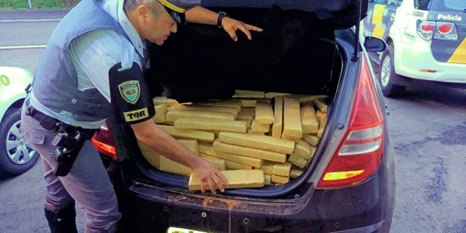 MECÂNICO É PRESO COM QUASE 700 KG DE DROGA EM CARRO