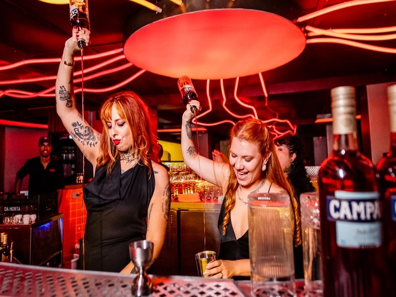 Da esquerda para direita: Ramona Merêncio e Bianca Lima 