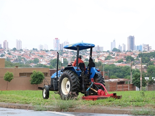 É hora de limpar os terrenos em Votuporanga