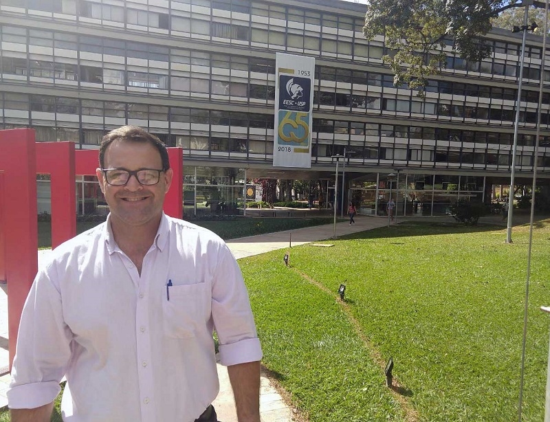 PROFESSOR E ALUNO DA UNIFEV NA USP
