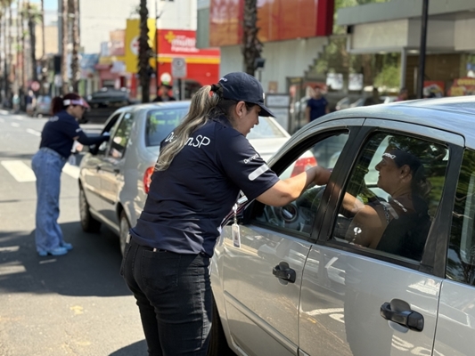 Trânsito faz ação de orientação e conscientização para o Carnaval