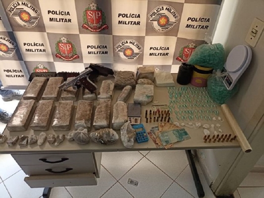 Polícia Militar usa arma de choque para prender traficante