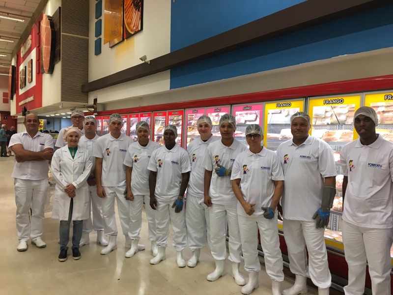 NUTRICIONISTA UNIFEV FAZ CAPACITAÇÃO EM SUPERMERCADO