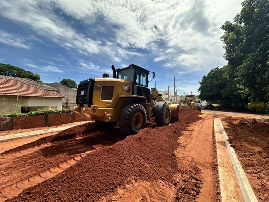 Obra da Prefeitura na rua Antônio Cramolichi