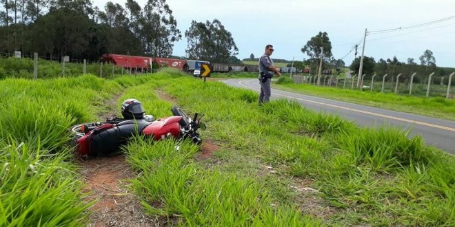 MOTOCICLISTA FERIDO EM COLISÃO COM PLACA NA VICINAL DE VALENTIM GENTIL