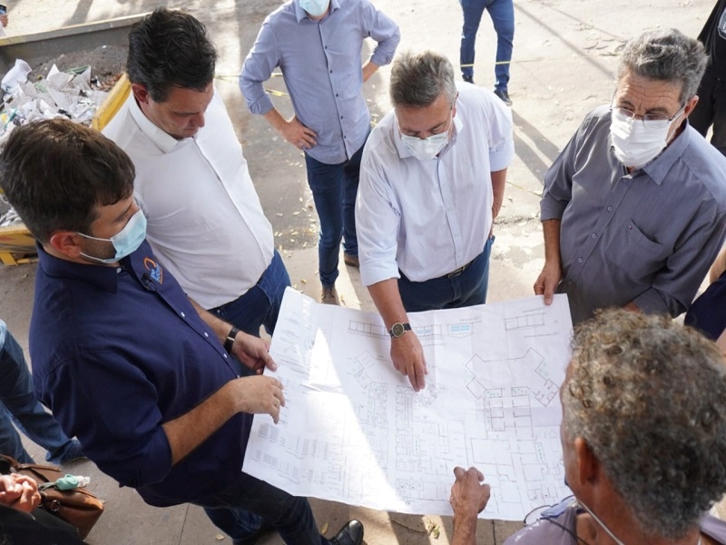 Carlão Pignatari visita obras em 3 cidades da região