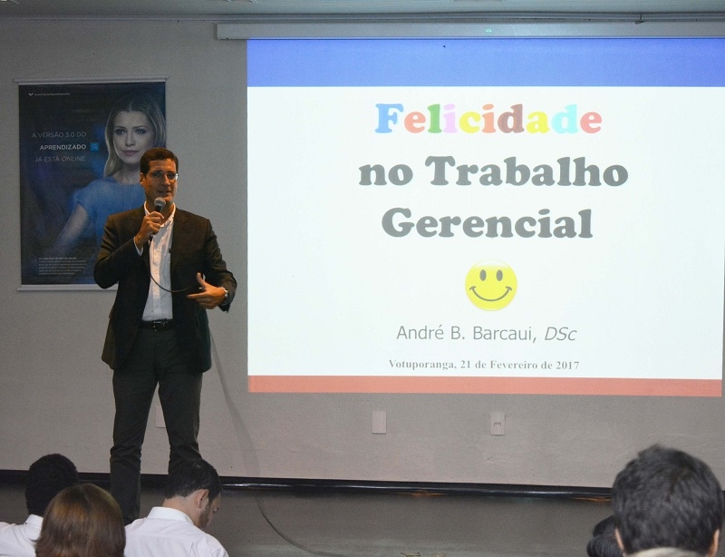 Encontro de gestores lota auditório da Unifev