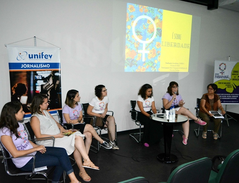 Curso de jornalismo faz bate-papo com mulheres 