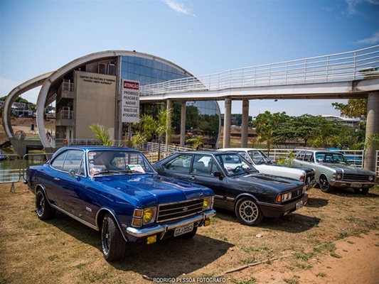 Relíquias sobre rodas no Parque da Cultura de Votu