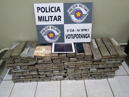 Traficante estava com porta-malas lotado de maconha 