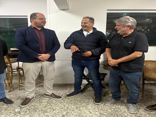 Santa Casa recebe deputado federal Ribamar Silva