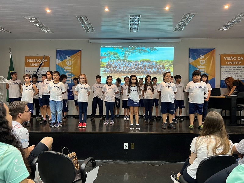 Homenagem aos alunos do Colégio UNIFEV