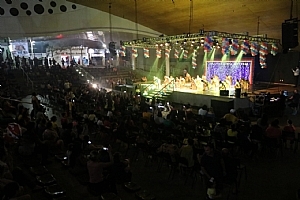 Alunos se apresentam nas Festividades na Concha