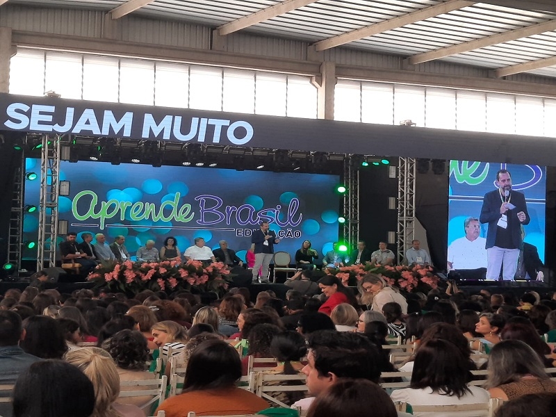 Câmara participa da abertura do Congresso de Educação