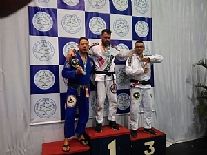 TRÊS CAMPEÕES NO PÓDIO