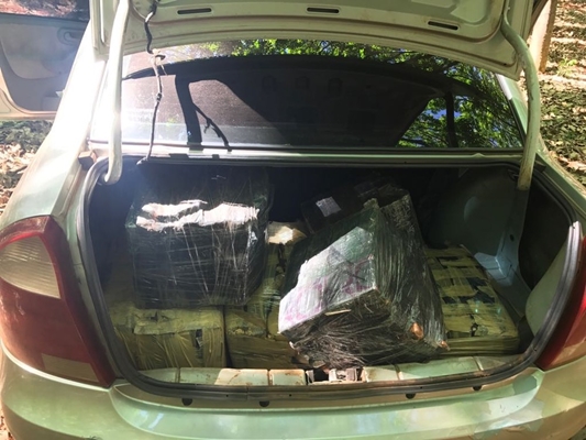 POLÍCIA RODOVIÁRIA APREENDE CARRO LOTADO DE DROGA