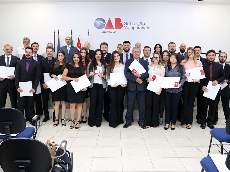 OAB ENTREGA CARTEIRA PRA 21 NOVOS ADVOGADOS