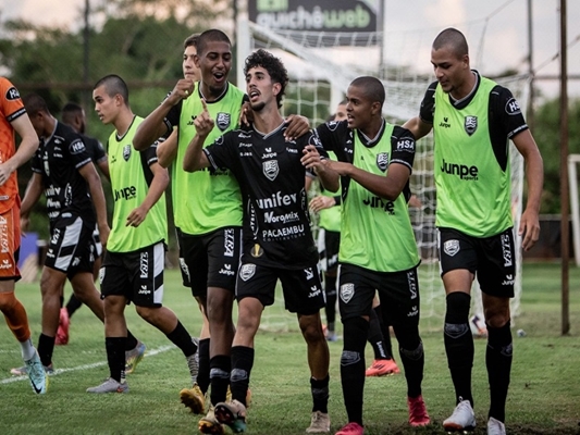 Último dia de jogo da Copinha na Arena Plínio Marin