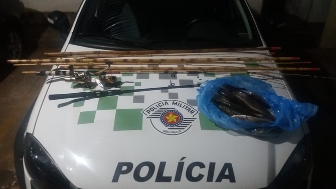 Polícia Ambiental pega 5 pescando perto de usina