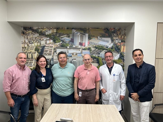 Carlão Pignatari é recepcionado no Hospital de Base 