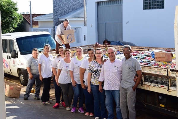 AMÉRICO DE CAMPOS DOA MAIS DE 1,5 TONELADA PRA SANTA CASA
