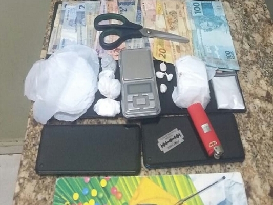 Casal preso preparando crack para venda em Votuporanga