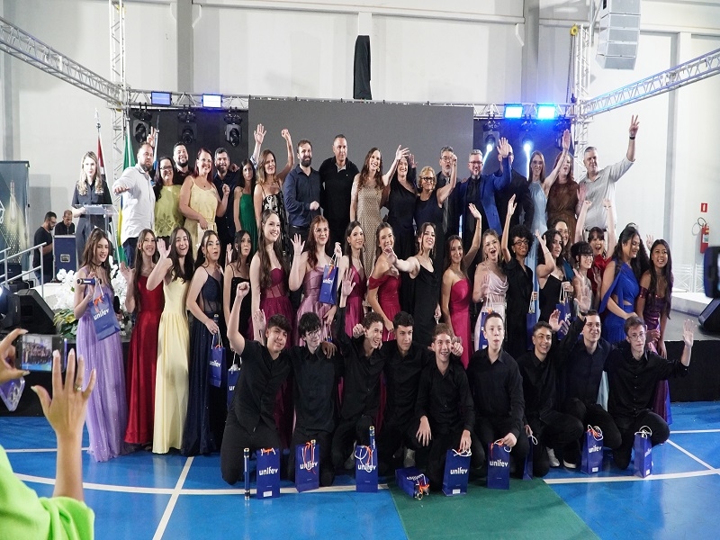 Alunos do Colégio Unifev concluem o Ensino Fundamental Anos Finais