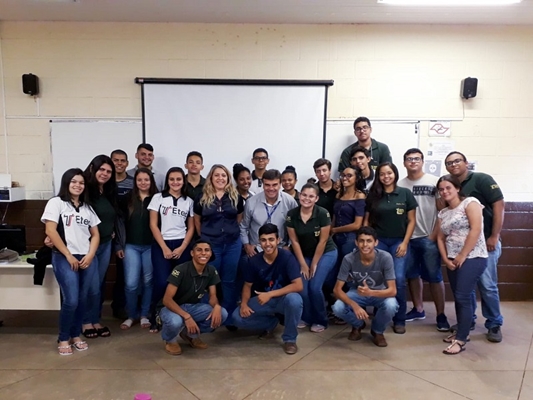 AGROTÓXICO é tema de palestra da UNIFEV na ETEC