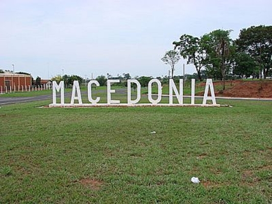 Irmão mata irmão a facadas em Macedônia 