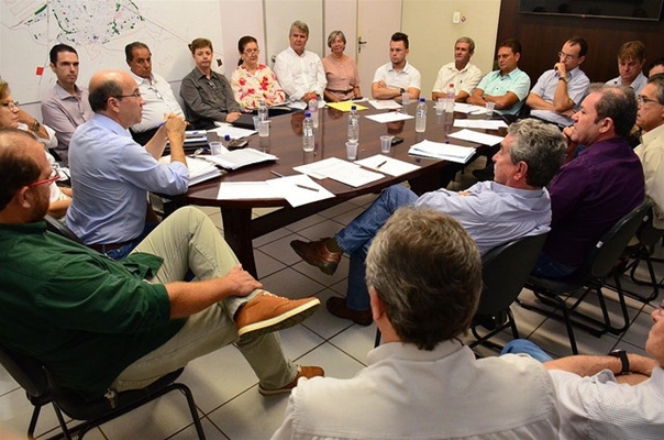 Dado faz primeira reunião com secretariado em Votuporanga