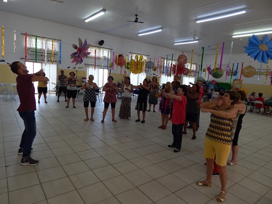 Socialização pela dança na Assistência Social