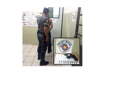 POLÍCIA MILITAR PRENDE HOMEM COM ARMA NA AV. DO ASSARY