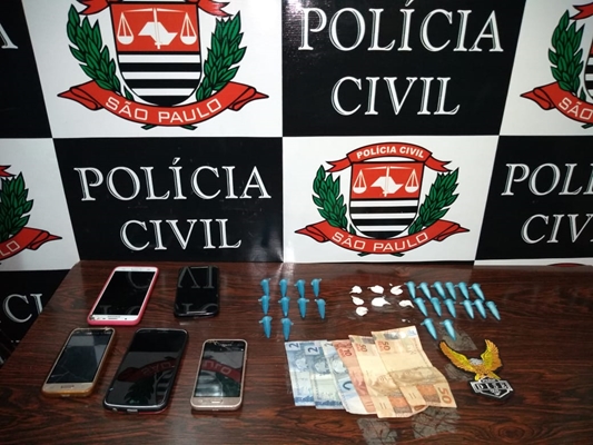 EQUIPE DA DISE PRENDE DOIS POR TRÁFICO EM FLOREAL 