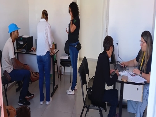 Ação integrada leva serviços públicos a 46 famílias no Conjunto Habitacional 