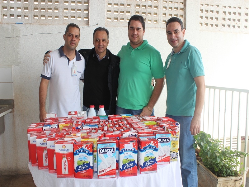 FUNCIONÁRIOS DA SANTA CASA DOAM LEITE