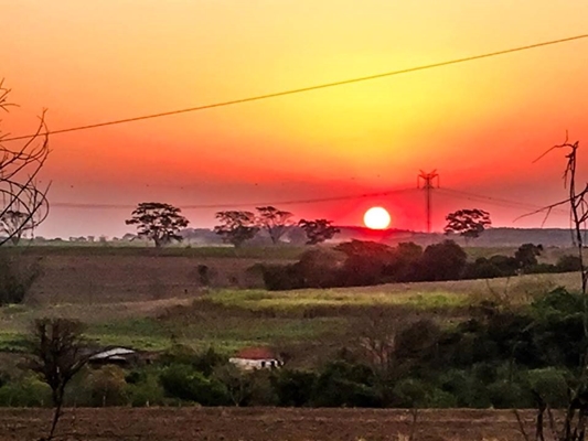 Partículas suspensas no ar provocam colorido no céu
