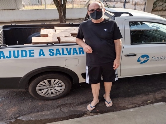 Moradores de Cosmorama arrecadam detergente