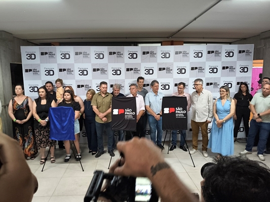 Inauguração da escola no bairro Colinas 