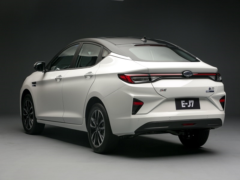 Carro elétrico 100% brasileiro chegou para competir