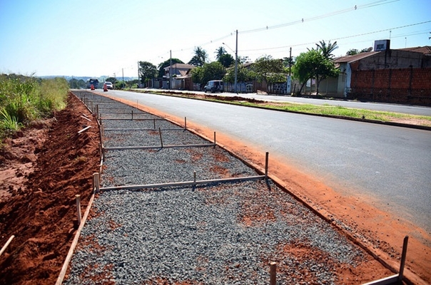 Nova avenida recebe calçada estendida em Votuporanga