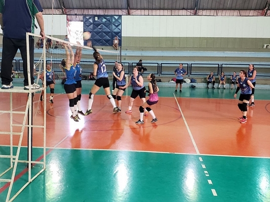 VÔLEI DE VOTUPORANGA VENCE E ESTÁ NA FINAL 