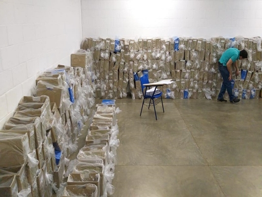 POLÍCIA FEDERAL APREENDE PASTAS DE ALUNOS EM FERNANDÓPOLIS