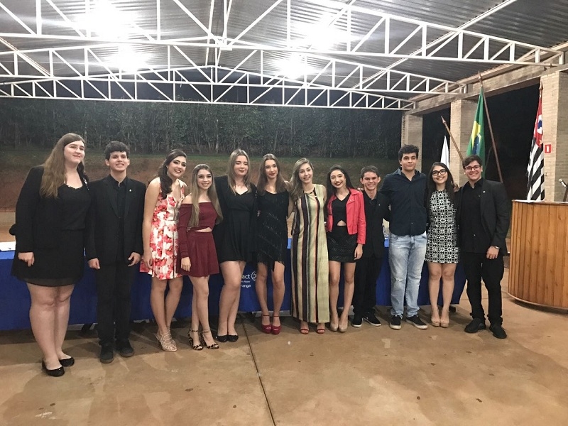 EMPOSSADOS: Nova diretoria do Interact Club de Votuporanga 